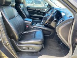 2015 Nissan
                Pathfinder Ti