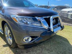2015 Nissan
                Pathfinder Ti