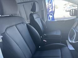 2025 HYUNDAI STARIA US4.V3 STARIA LOAD 2S 2.2D TSWING AT CREAMY WHITE