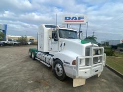 1998 Kenworth T401 white