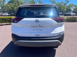 2025 Nissan
X-TRAIL ST