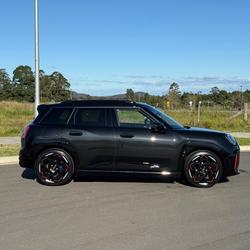 2025 MINI Aceman JCW E Favoured