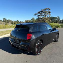 2025 MINI Aceman JCW E Favoured