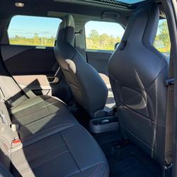 2025 MINI Aceman JCW E Favoured