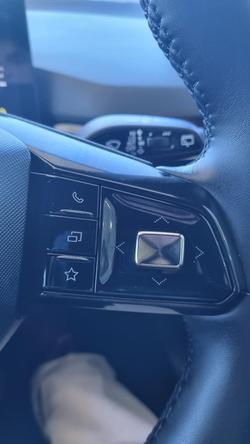 2023 MG
MG4 Excite 64