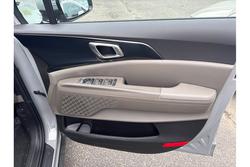 2025 Kia
Carnival S HEV