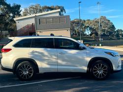 2017 Toyota
Kluger Grande