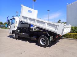 2018 ISUZU FRR 500 WHITE