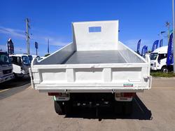 2018 ISUZU FRR 500 WHITE