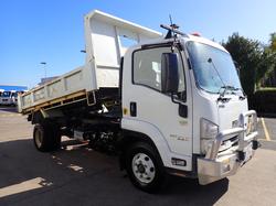 2018 ISUZU FRR 500 WHITE