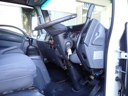 2017 ISUZU NPR 45-155 WHITE