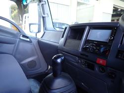 2017 ISUZU NPR 45-155 WHITE