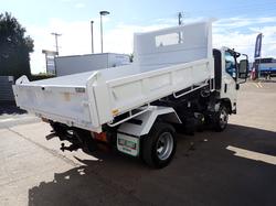 2017 ISUZU NPR 45-155 WHITE