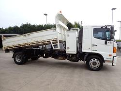 2016 HINO FE 1426 WHITE