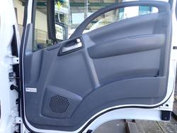 2018 ISUZU FRR 107-210 WHITE