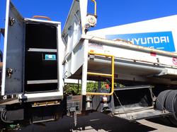 2015 ISUZU NQR 450 WHITE