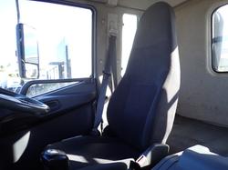 2017 MITSUBISHI FIGHTER 2427