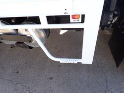 2017 MITSUBISHI FIGHTER 2427 WHITE