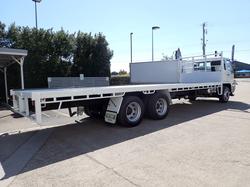 2017 MITSUBISHI FIGHTER 2427