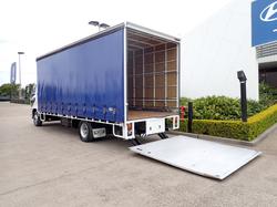 2018 MITSUBISHI
                FIGHTER 1427