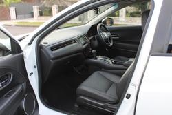 2021 Honda HR-V VTi-LX MY21 Platinum White