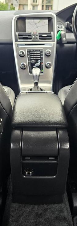 2012 Volvo XC60 D4 Teknik MY13 Ice White