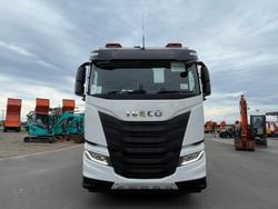 2025 Iveco
                S-WAY AS 550  