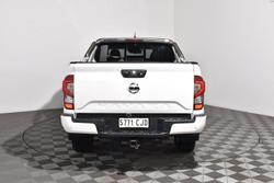 2021 Nissan
Navara ST