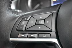 2021 Nissan
Navara ST