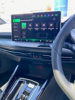 2025 Volkswagen Golf 110TSI R-Line