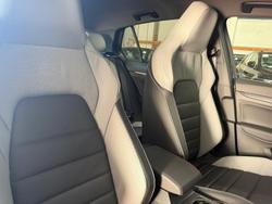 2025 Volkswagen Golf 110TSI R-Line