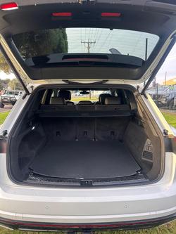 2020 Volkswagen
                Touareg 190TDI Premium