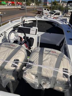 2025 QUINTREX 610 Territory Legend