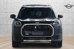 2024 MINI
Countryman S Favoured