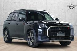 2024 MINI
Countryman S Favoured