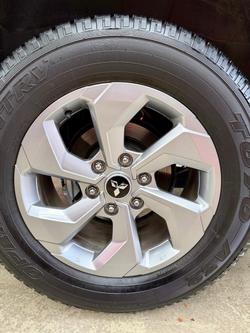 2025 Mitsubishi Pajero Sport GLX