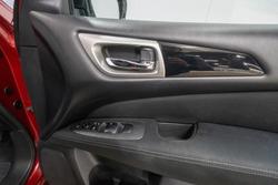 2017 Nissan
Pathfinder ST