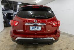2017 Nissan
Pathfinder ST