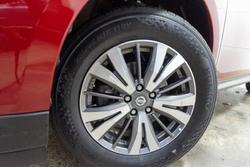2017 Nissan
Pathfinder ST
