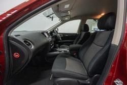 2017 Nissan
Pathfinder ST
