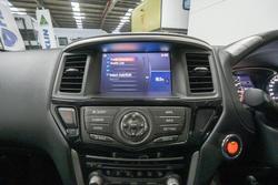 2017 Nissan
Pathfinder ST