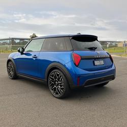 2025 MINI Cooper S Favoured