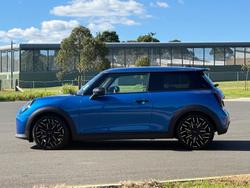 2025 MINI Cooper S Favoured