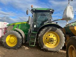 John Deere 7200R