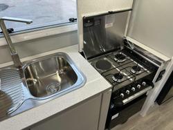 2025 Supreme 2160_C_K2e13b_T Sunray 21'6 2 Bunk