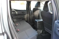 2025 Mitsubishi
Triton GLX+