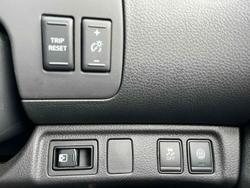 2024 Nissan Navara ST