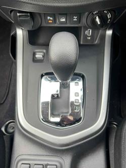 2024 Nissan
Navara ST