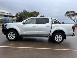 2024 Nissan
Navara ST