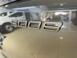 2025 Peugeot 5008 GT Premium Hybrid